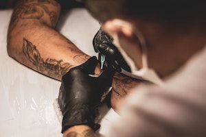 Tatuador Profesional e Higiénico-Sanitario