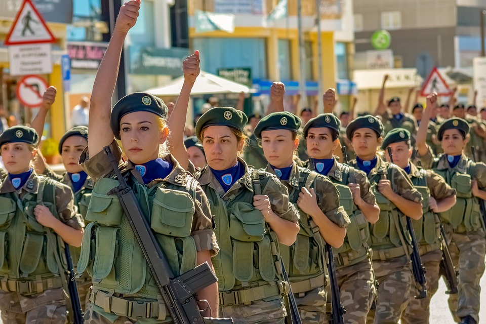Mujeres en Fuerzas Armadas